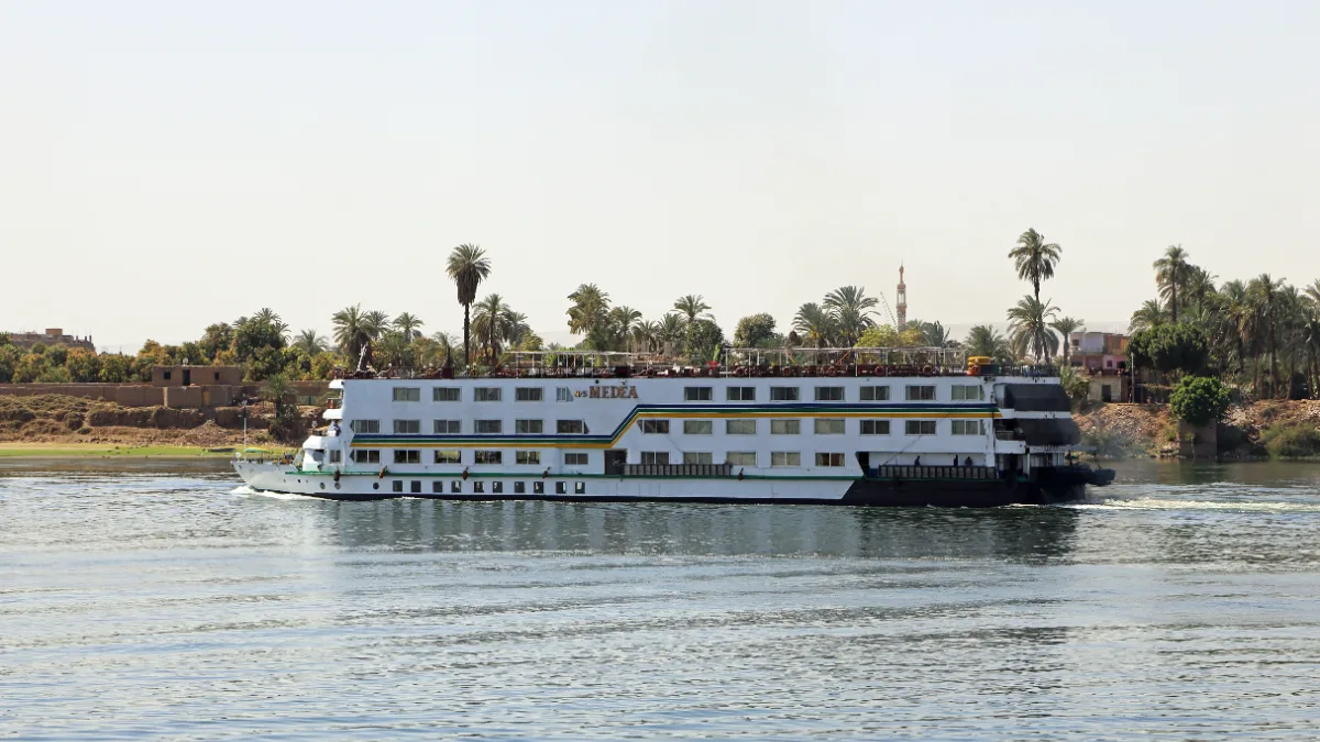 Bateau de croisière 5★ sur le Nil au coucher du soleil