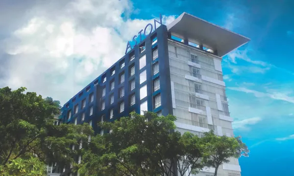 Aston Pasteur