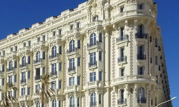 InterContinental Carlton Palm Beach Cannes, boutique 5 étoiles