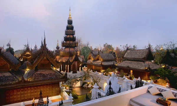 Dhara Dhevi Chiang Mai palace Lanna avec temples et rizières intégrés