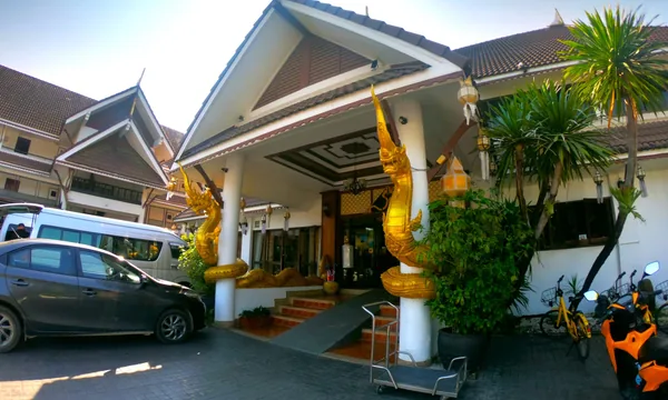Nak Nakara Hotel Chiang Rai centre marché de nuit familial fiable