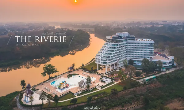 The Riverie Katathani Chiang Rai piscine tropicale bord Kok familial