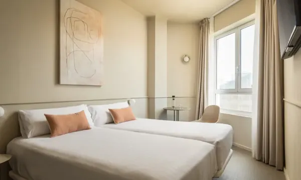 BYPILLOW The Bloom, Gérone