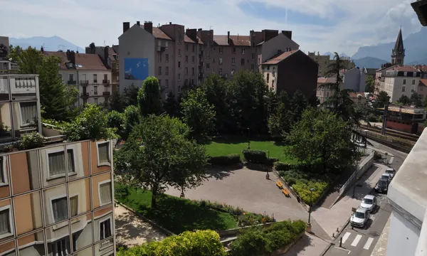 Hotel Lux Grenoble, quartier Championnet