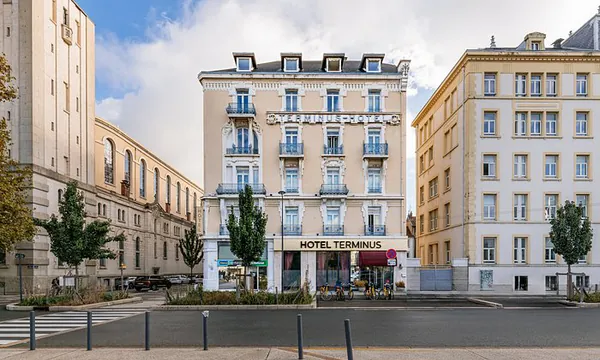 Hôtel Terminus Grenoble, face à la gare
