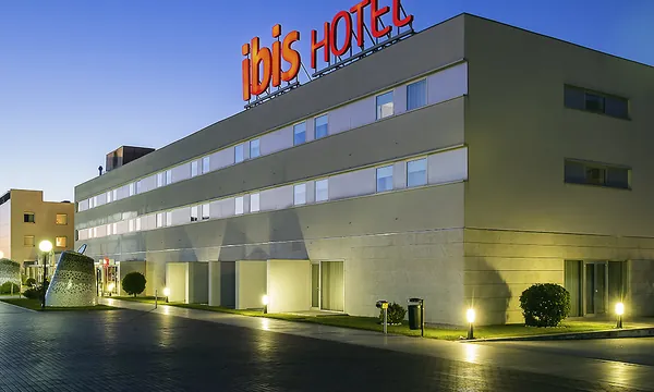 ibis Guimarães
