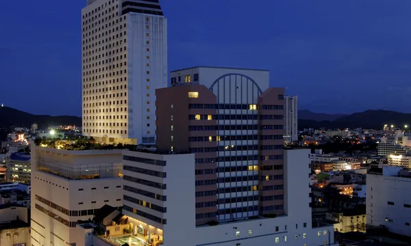 Centara Hotel Hat Yai hôtel 4 étoiles Central Plaza piscine familial