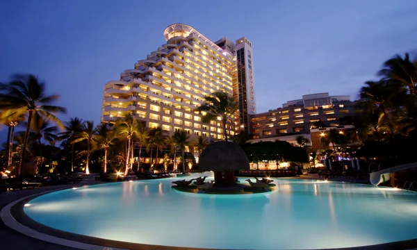 Hilton Hua Hin Resort Spa tour piscine bord plage familial