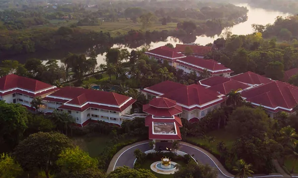 Dheva Mantra Resort Spa Kanchanaburi colonial piscine riviere