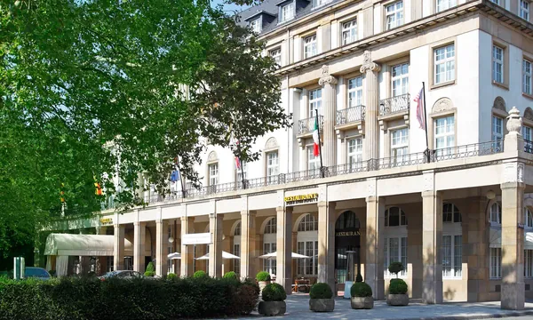Schlosshotel Karlsruhe, face à la gare