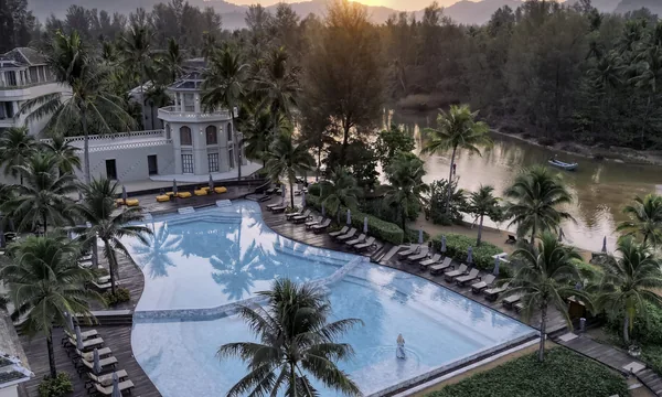 Devasom Khao Lak Beach Resort boutique elegance thai retro bord mer