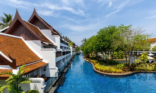 JW Marriott Khao Lak plus longue piscine Thailande bord plage