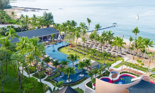 La Flora Khao Lak resort contemporain bord plage piscine