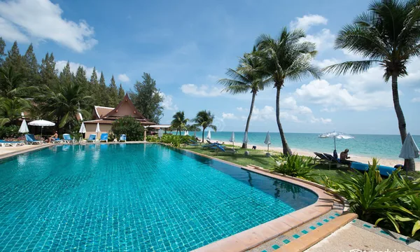 Lanta Casuarina Beach Resort Phra Ae bungalows bord plage pins