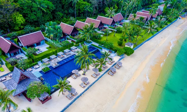 InterContinental Koh Samui Taling Ngam villas piscine côte ouest coucher soleil