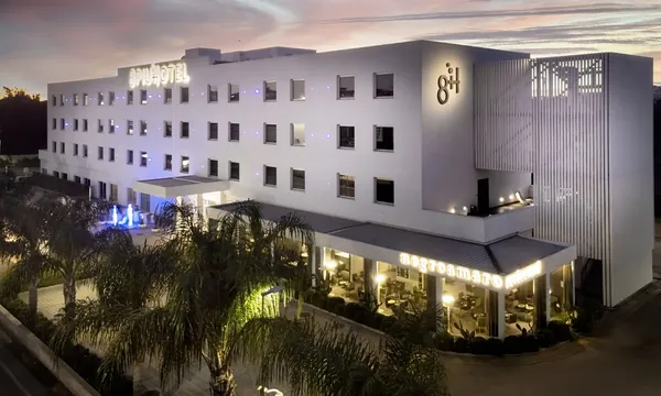 8Piuhotel, Lecce
