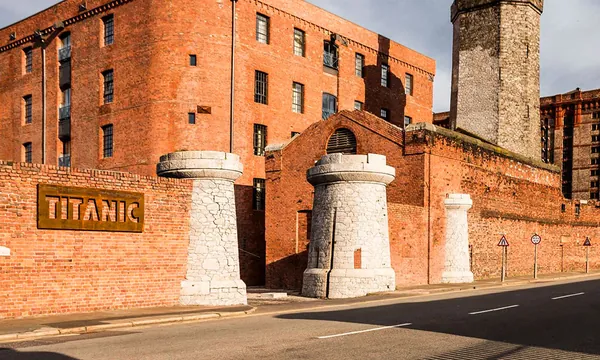 Titanic Hotel, ancien entrepôt de Stanley Dock