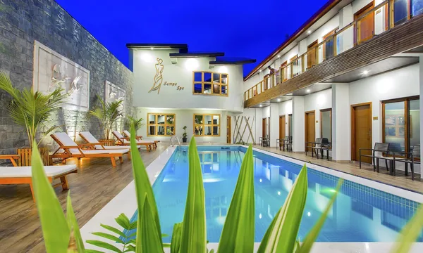 Kaani Village Spa Maafushi piscine jardin spa