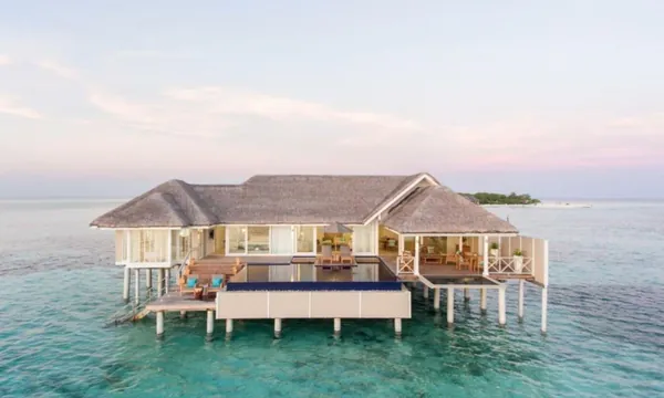 LUX South Ari Atoll villas pilotis lagon