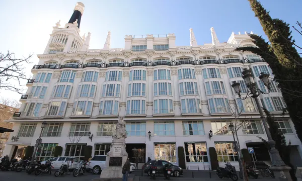 Hotel ME Madrid Reina Victoria, palace 5 étoiles Plaza Santa Ana