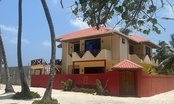 Riveli Retreat Mathiveri hotel plage