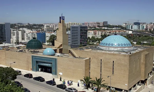 Mesquita Central de Lisboa, Praça de Espanha
