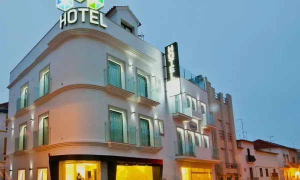 Hotel Magic, Nazaré