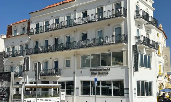 Hotel Mar Bravo, front de mer de Nazaré