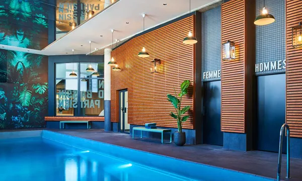 Piscine intérieure du Novotel Paris Gare de Lyon