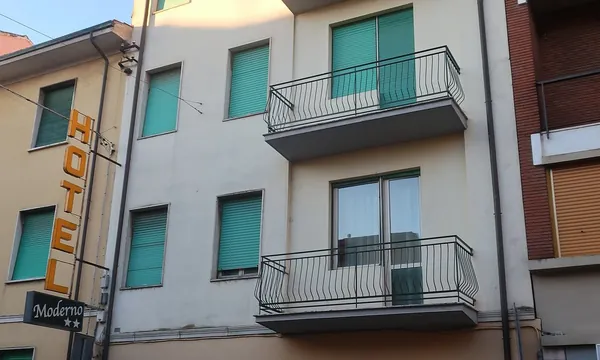 Hotel Moderno, Pise