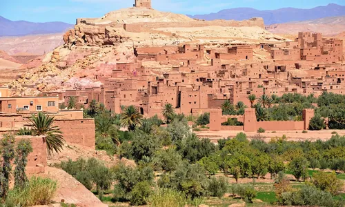 Le sommet : enceinte fortifiée et grenier, Aït Ben Haddou