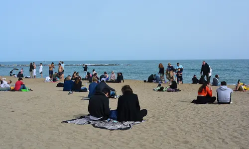 Quartier Barceloneta à Barcelone, plage et marina