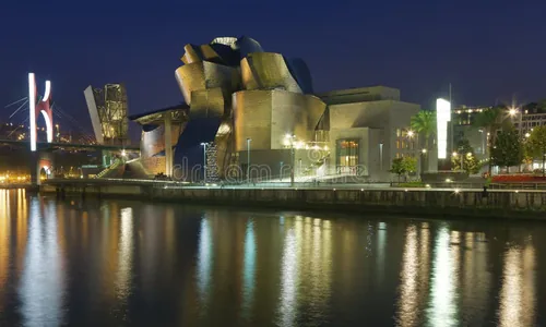 Abandoibarra Bilbao, Guggenheim Frank Gehry esplanade Nervión