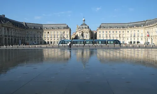 Quartier Saint-Pierre Bordeaux, médiéval Place de la Bourse Miroir d'eau