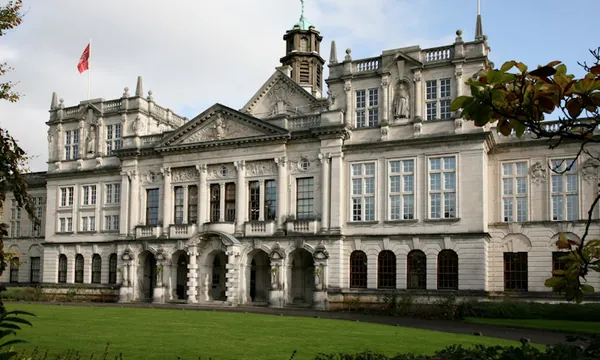 Cathays Park, quartier civique de Cardiff