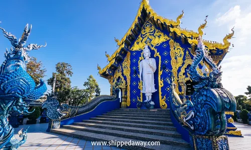 Wat Rong Suea Ten Chiang Rai temple bleu cobalt art contemporain