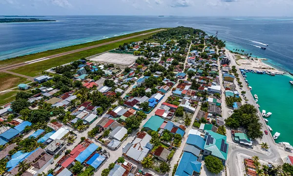 Village Dharavandhoo rue de sable