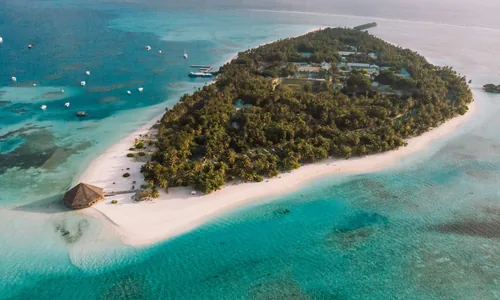 Village Dhiffushi rues terrain foot