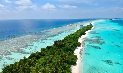 Bikini beach Dhigurah plage visiteurs