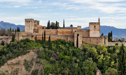 Colline Alhambra Granada, palais nasrides UNESCO