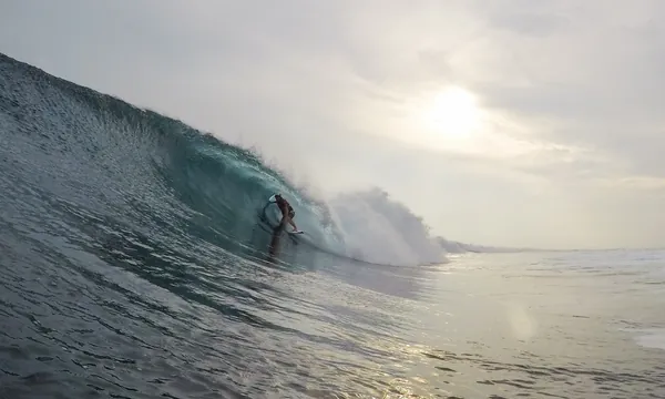 Vague Jailbreaks Himmafushi surf