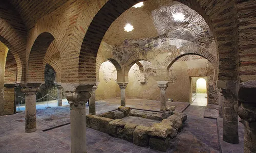 Bains arabes de Jaén sous le Palacio de Villardompardo