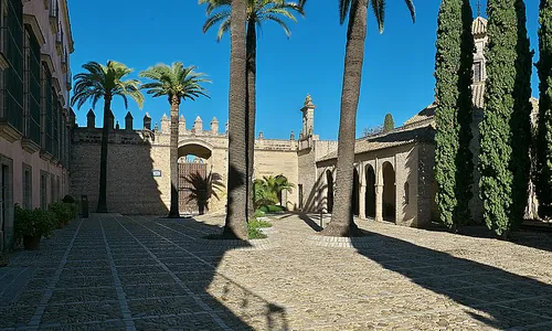 Alcázar de Jerez et sa tour almohade