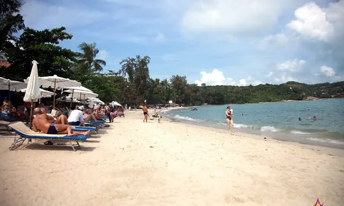 Choeng Mon plage familiale calme Koh Samui isolée eaux turquoise