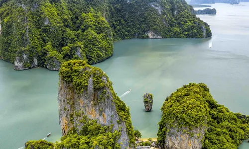 Baie Phang Nga pitons karstiques excursions longtail hong