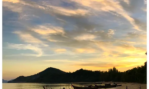 Cote ouest Koh Yao Yai coucher soleil plages pontons