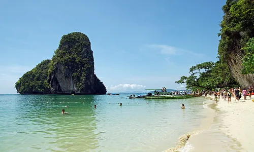 Railay Krabi péninsule falaises karstiques Phra Nang Beach