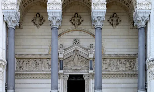 Colline de Fourvière à Lyon, basilique et vue panoramique