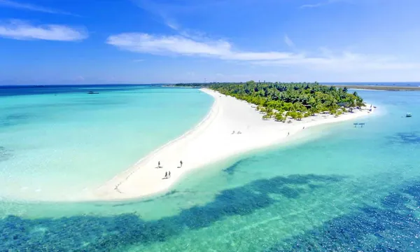 Bikini beach Maamigili plage sable