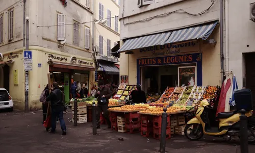 Quartier Noailles à Marseille, marché des Capucins
